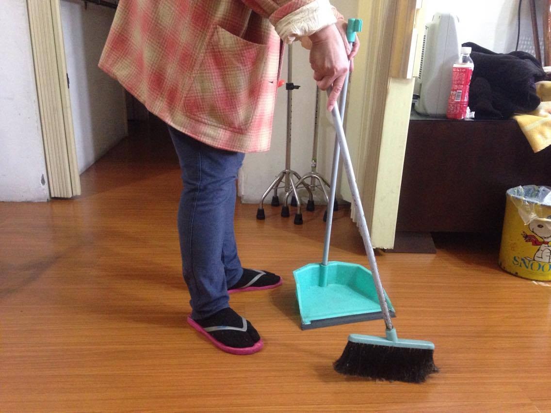 家事都給媳婦做！大姑回家「拖鞋也不願意換」還大聲：這我娘家耶　弟弟受不了「霸氣護妻」被網友讚翻