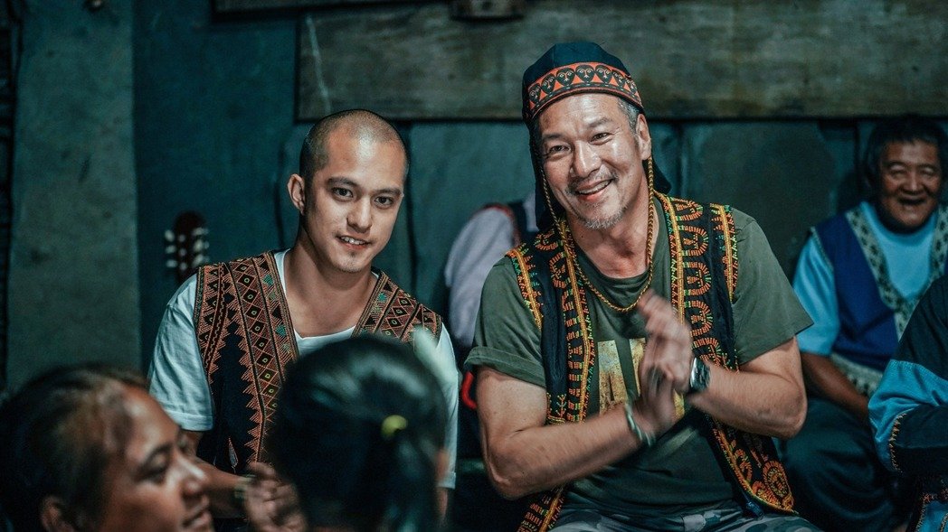 黃仲崑兒替父擦澡嘆「爸爸更老了」不恨單親長大　遺傳他陽光外型「父子48小時獨處」感情更深