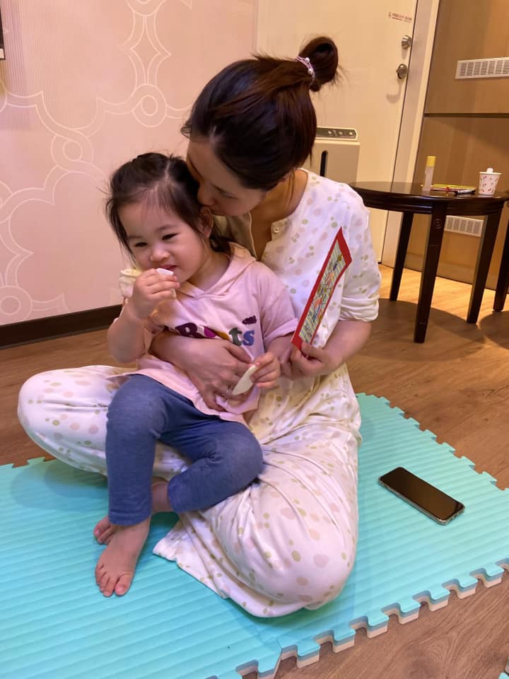 余苑綺治療近況！曝為母思念心聲「2寶貝給我好大勇氣」　「產後奔波醫院」謝月子中心顧好兒子
