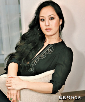 男友只是調劑品！56歲章小蕙自曝「沒數過交往幾任」　歷經離婚欠2億「開店寫稿當作家」：成功不需靠男人