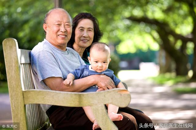 「老人」身上總有一股「難聞氣味」做好這5點，別等老了被嫌棄