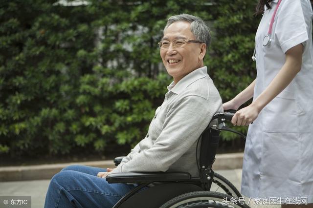 「老人」身上總有一股「難聞氣味」做好這5點，別等老了被嫌棄