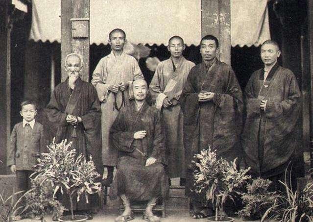 失去初戀改娶茶商女兒「妻結婚25年等他回家」　另娶妻「最終選擇出家」喪信送達才懂遺憾