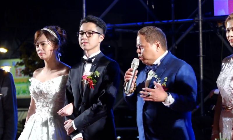 帥兒娶媳婦！黑面仔找來「近2億車隊迎娶」席開120桌　罕見在台上結巴「開口讓親家想哭了」