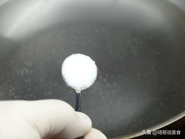 水煮蛋時「不能直接下鍋」學會2招連鵪鶉蛋都能「自動脫殼」