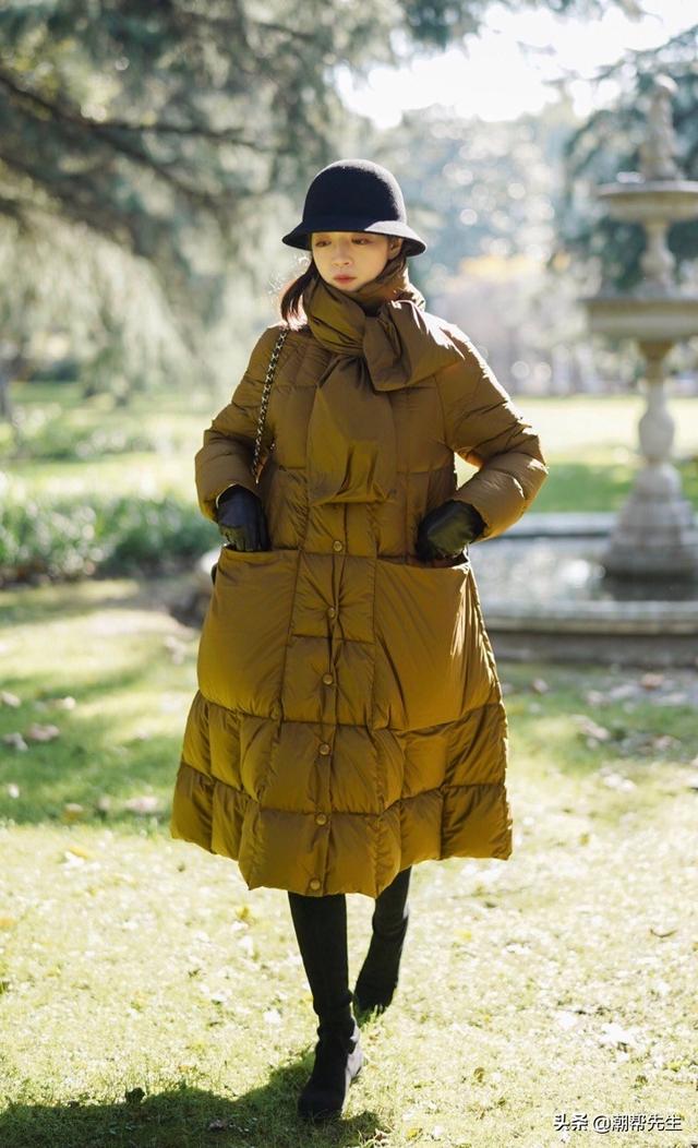 穿羽絨服「也能不臃腫」！今年冬天「最流行5種穿法」藏住小粗腿　不土不俗「視覺效果超修長」
