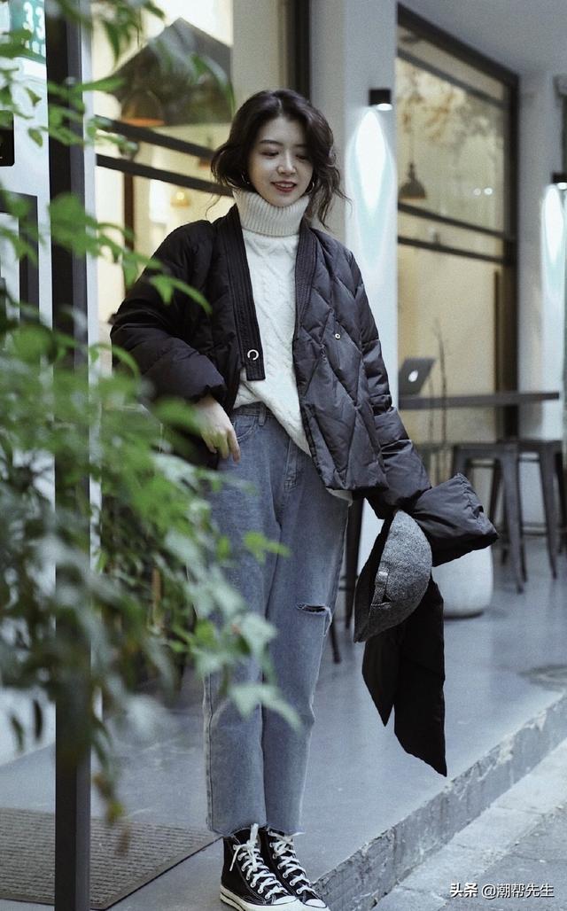 穿羽絨服「也能不臃腫」！今年冬天「最流行5種穿法」藏住小粗腿　不土不俗「視覺效果超修長」