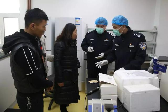 夫妻弄丟2歲兒「26年後母子重逢」已長大成家　千里尋親「團圓相擁而泣」無所求：心滿意足不再打擾