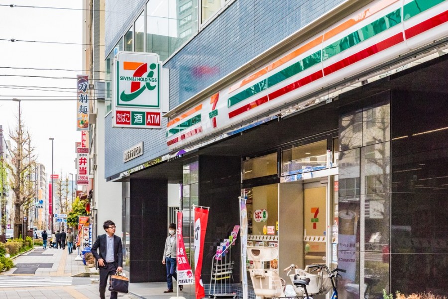 日本旅遊「10大新制」正式上路！藥妝店退稅門檻降低　旅客「帶大型行李搭車」有眉角：一不注意會虧錢