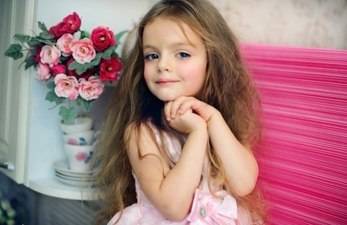 3歲爆紅全球！俄羅斯小童模被封「世界最美女娃」　長大後「美少女臉孔」再度驚艷世界：完全沒長歪