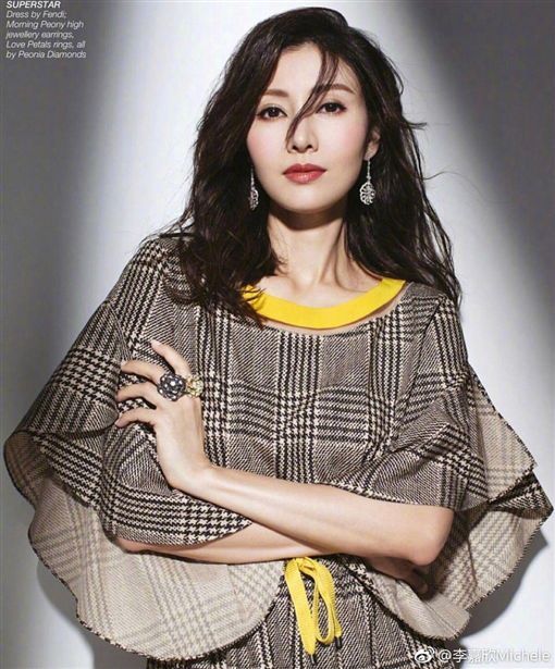 李嘉欣千億獨子曝光！戴眼鏡斯文「與爸爸同個模子刻出」　她盼「兒承父事業」最重視品性