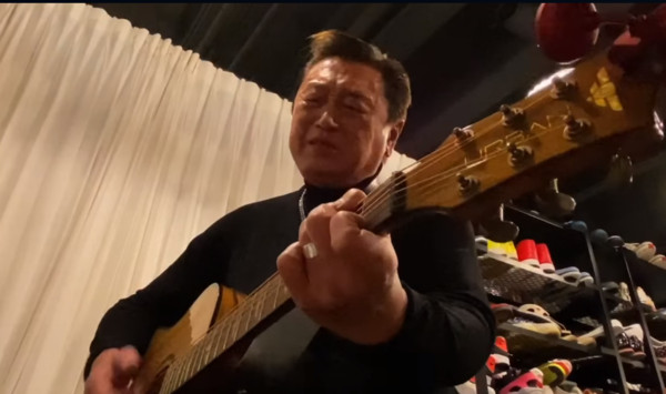 放心高飛！高以翔告別式「爸爸哭著自彈自唱」送兒好走　媽媽堅強「說出最後的心聲」全場一片淚海　