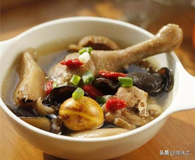 天寒地凍「喝雞湯」暖胃驅寒！分享雞湯的17種做法「好喝又營養」值得收藏