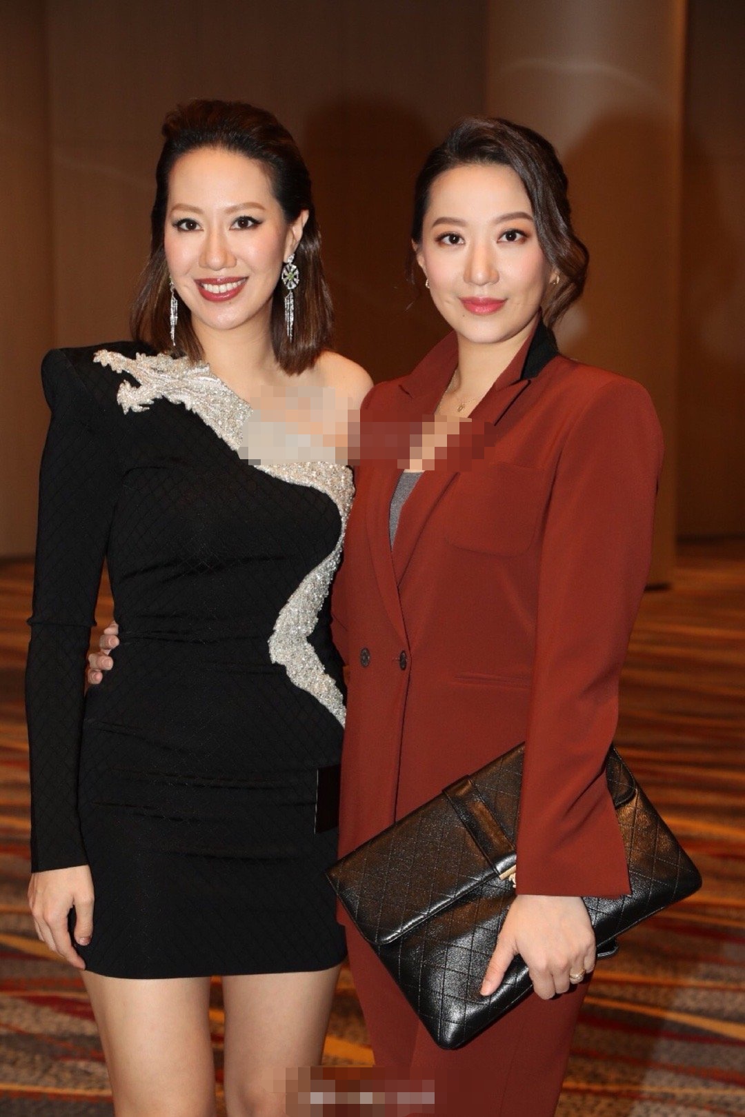 甄子丹一家四口亮相！15歲愛女「模特兒架式十足」身高超過爸爸　名模妻短旗袍「氣場全開」長腿美翻