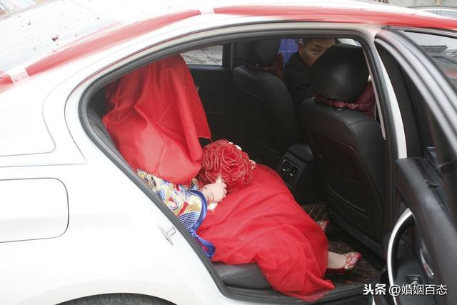 得寸進尺！接親現場新娘索要「6萬上車費」    新郎怒關車門：你回去吧，我不娶了