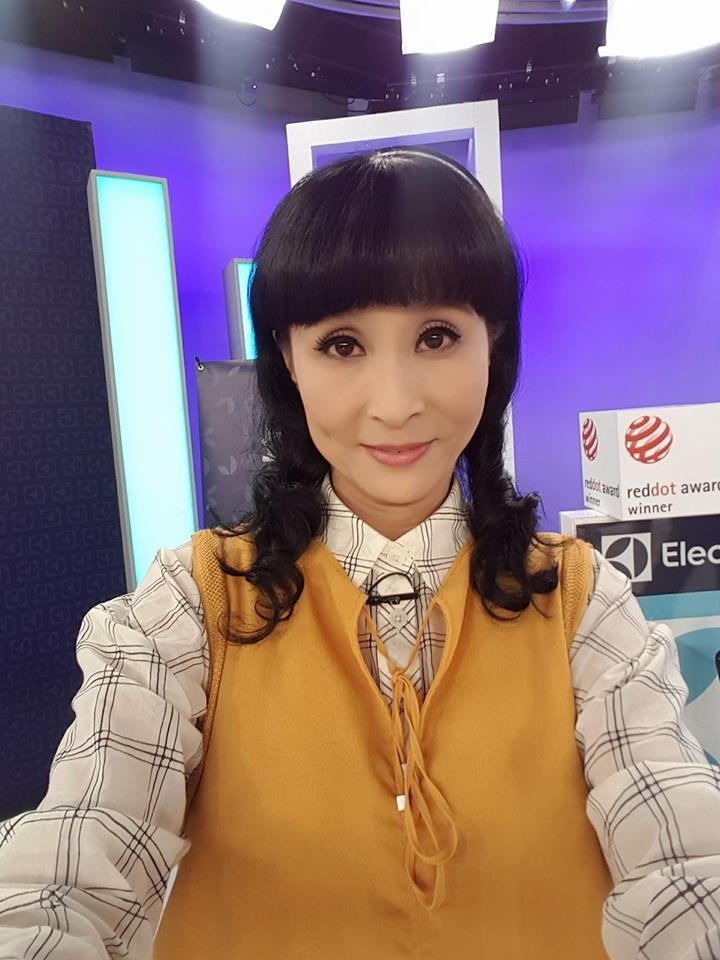 欠下數百萬！女星沒節目「到遊覽車叫賣求生」　為業績忍耐「被客人吃豆腐」近況曝光