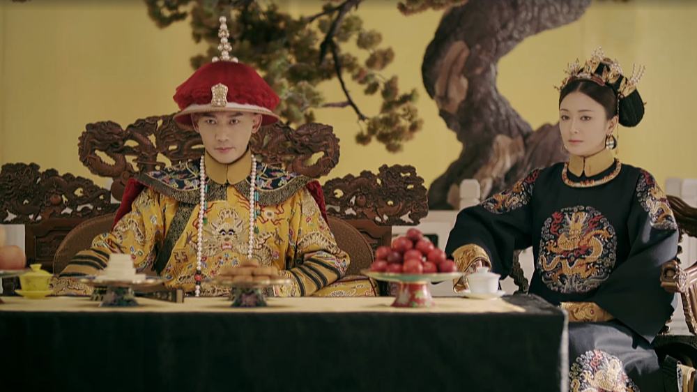 「乾隆最真實畫像」被義大利畫師留下,「單眼皮+鷹鉤鼻」與電視劇差距巨大:神似一位男明星