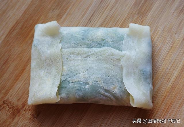 「韭菜盒子」新做法「不和麵不擀皮」出鍋後「外焦里嫩  餡料十足」