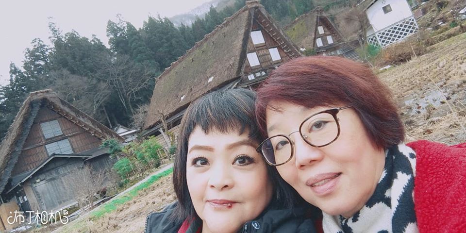 拒絕復出！易淑寬放低身段「遊覽車上叫賣」被酸：沒戲拍才來　「霸氣回懟奧客」笑喊：很滿意現狀