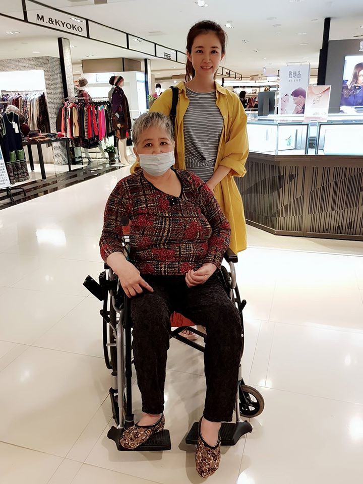 黃思婷鼓勵母植牙「從此坐輪椅」自卑關房裡　愧疚近10年「痛哭下跪」花20萬買藥只盼救媽媽