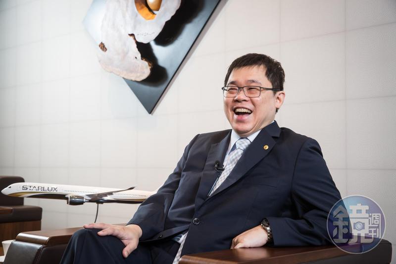 完成她的心願！張國煒被趕出長榮「自立星宇航空」　公開場合「為大媽祝壽」：妳開心最重要