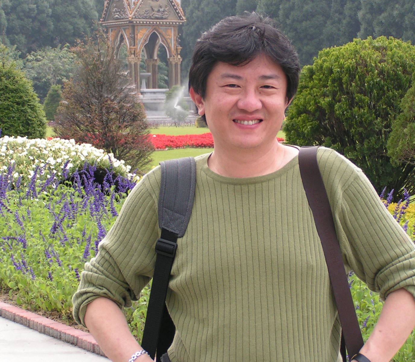 56歲彭華幹至今「靠80歲老母換燈泡」：我爬梯有危險！　老婆曝「約會一半閃人」只為陪媽媽吃飯