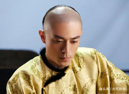 別再被清宮戲給騙了！清朝時期的髮型根本就不是陰陽頭，「真實的辮子頭」連皇帝都覺得奇醜無比