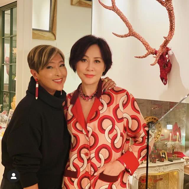  劉嘉玲香港豪宅設宴！裝飾復古奢華「美到讓人驚艷」　「桌上菜色俱全」大方招待不手軟