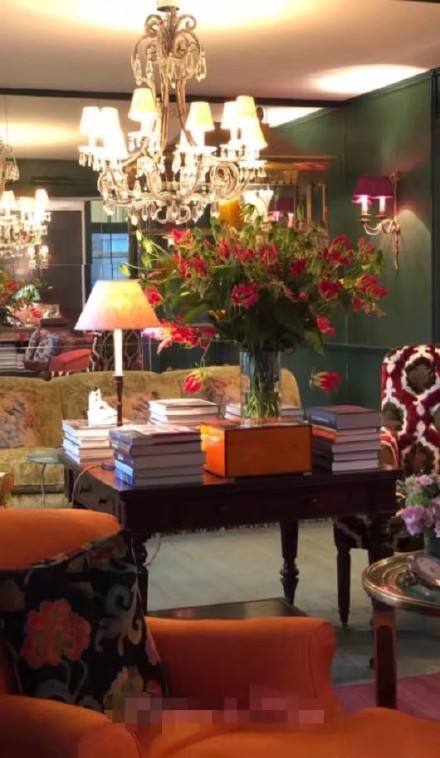  劉嘉玲香港豪宅設宴！裝飾復古奢華「美到讓人驚艷」　「桌上菜色俱全」大方招待不手軟