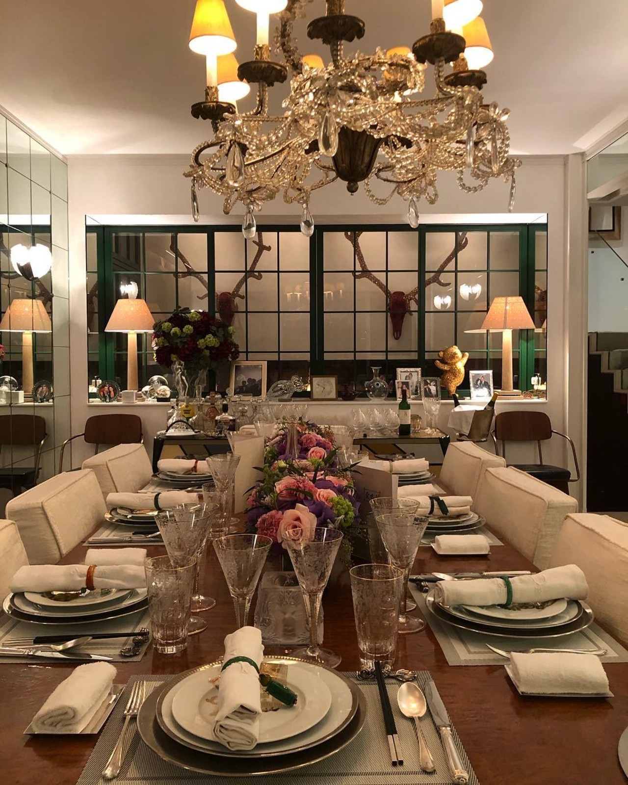  劉嘉玲香港豪宅設宴！裝飾復古奢華「美到讓人驚艷」　「桌上菜色俱全」大方招待不手軟