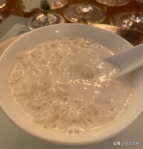  劉嘉玲香港豪宅設宴！裝飾復古奢華「美到讓人驚艷」　「桌上菜色俱全」大方招待不手軟