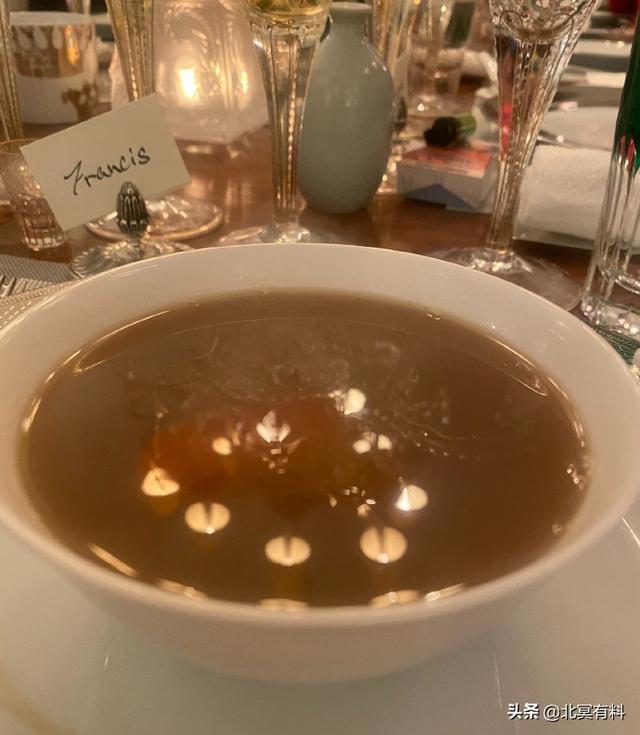  劉嘉玲香港豪宅設宴！裝飾復古奢華「美到讓人驚艷」　「桌上菜色俱全」大方招待不手軟