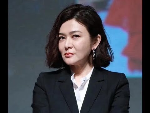 關之琳媽媽罕露面「滿頭白髮氣場卻強大」　「年輕舊照」曝光網驚：原來遺傳自母美貌