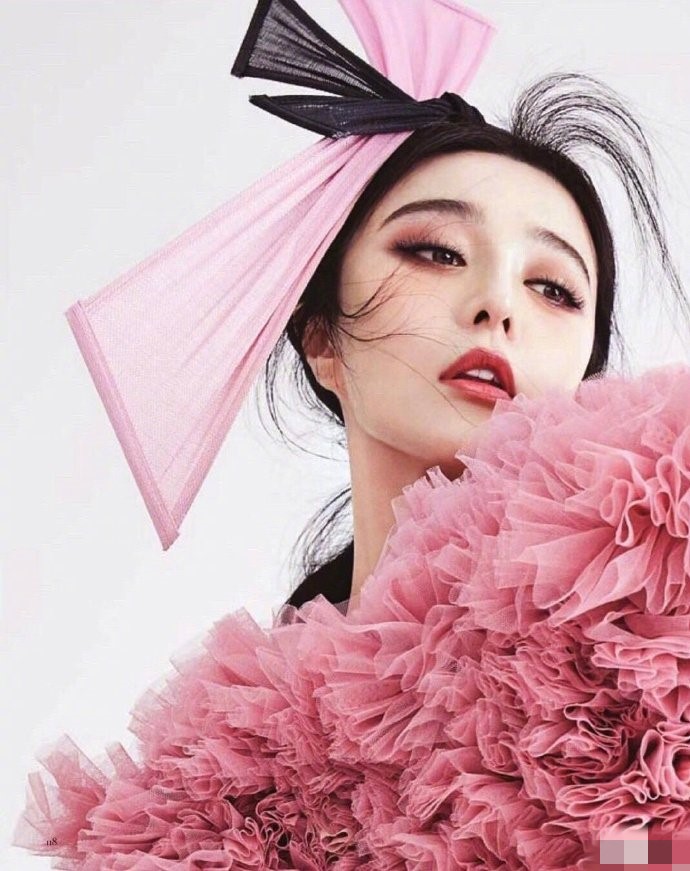 范冰冰一年內「上遍4國雜誌封面」各個百變動人 貼身禮服展現 「超完美身材」優雅霸氣集於一身