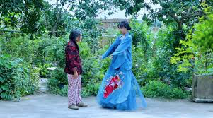 年收破7億!鄉村系仙女網紅「穿古裝拍Youtube」 遵循古法「凡事自己DIY」爆紅全網:把生活過成詩