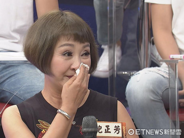 兩婚兩離！玉女始祖自訴「遭前夫家暴」孤身帶兒斷開婚姻　「不捨愛女失聯20年」鏡頭前哽咽喊話