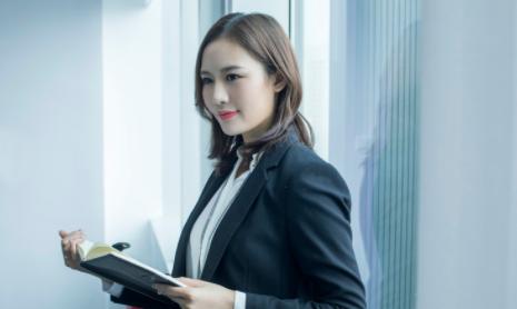 雙方父母吃飯!準婆婆笑問「三問題」,女方家長摔碗筷帶女兒走人