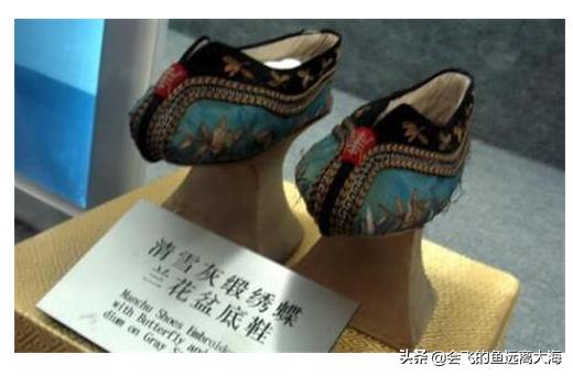 不怕跌倒嗎？清朝後宮佳麗三千「都要穿花盆底鞋」　最高達25公分「超難駕馭」專家笑虧：為了方便皇帝