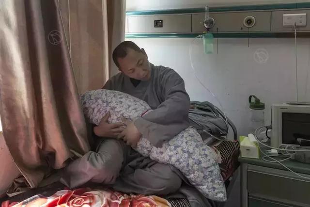 為情所困出家!「幫140位女子生娃」被罵花和尚 做22個孩子們「爸爸」全網圍觀:他才最男人