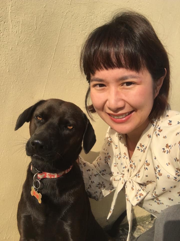 家人傳照片...重點是在哪？看半天才驚見「愛犬完美隱身」：保護色也太強大～