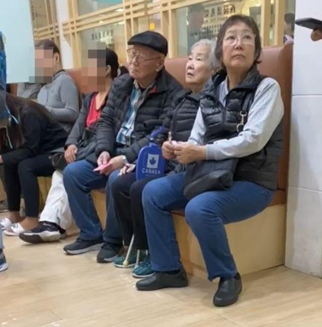 黎姿姑媽看病「90歲丈夫提前掛號」相愛半世紀寵如公主　老公女兒常相伴「全家團結一心」人間最大福分