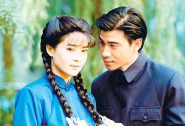 重新開始!瓊瑤女星夫接連背叛「遭騙3400萬」一無所有 陷低潮「堅持不離婚」夫妻攜手遠離傷心地