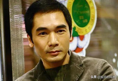 奉子成婚！不老男神「當年娶最難看港姐」不被祝福　10年後「現況打臉酸民」妻女都美人