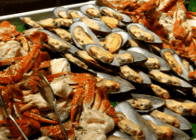 吃自助餐「浪費食物」被罰2400元！男子不吵不鬧付錢離開　老闆慌了：快追回來