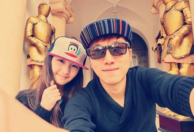 現實中的「蘿莉養成」計劃!老婆被他從12歲養到大 如今老婆成年「網友笑稱」:果子可以摘了