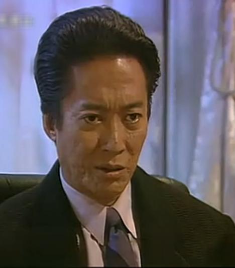 影壇第一惡人淡出「多年感情成謎」與母為伴　71歲再次亮相「已當爺爺享兒孫福」外型凍齡面容慈祥