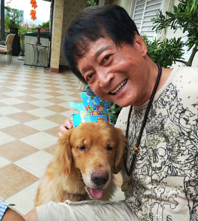 影壇第一惡人淡出「多年感情成謎」與母為伴　71歲再次亮相「已當爺爺享兒孫福」外型凍齡面容慈祥