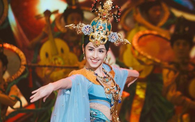 「新疆4大美女」重新大洗牌！迪麗熱巴被打敗落榜　24歲美女登頂冠軍「一夜爆紅全網」：4000年一遇