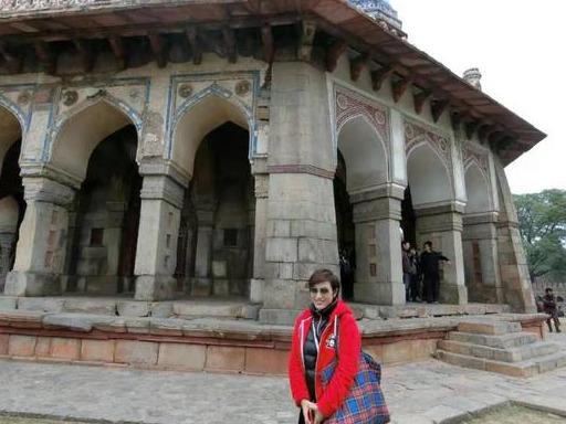 53歲陳法蓉單身生活超精彩「攜手與父環遊世界」　狀態良好「牛奶肌顯女神風範」父女溫馨相守