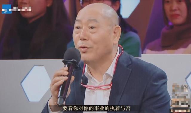 67歲還演愛情戲?劉曉慶與24歲鮮肉演情侶,舞台上當場卸妝 鏡頭拉近後「年紀」完全暴露
